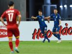 timnas-thailand-sementara-unggul-atas-timnas-vietnam-2-0_20211223_202152.jpg