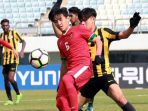 timnas-u-19-indonesia-m-iqbal-vs-timnas-u-19-malaysia_20171106_225321.jpg