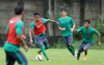 timnas-u-23-gelar-latihan_20141228_030419.jpg