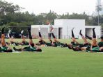 timnas-u-23-indonesia-gelar-latihan-jelang-laga-kontra-iran_20191116_030314.jpg