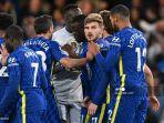 timo-werner-tengah-merayakan-dengan-rekan-setim.jpg