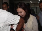 tin-zuraida-usai-diperiksa-kpk-selama-11-jam_20160602_183614.jpg
