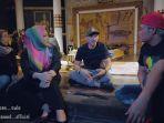 tingkah-sule-tuai-perhatian-saat-ngobrol-bareng-tim-jurnalrisa-di-rumahnya.jpg