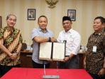 tingkatkan-produktifitas-sawit-rakyat-ptpn-v-jalin-kerjasama-dengan-apkasindo.jpg