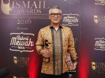 tio-pakusadewo-hadiri-malam-anugerah-usmar-ismail-awards-2016_20160405_142003.jpg