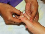 tips-mengobati-kuku-cantengan_20160120_162907.jpg
