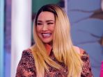 titi-dj-hadiri-konpers-konser-raya-22-tahun-indosiar_20161221_113249.jpg
