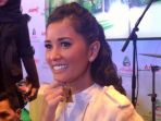 titi-rajo-bintang-ditemui-di-kawasan-sudirman_20170308_174215.jpg