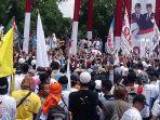 titiek-soeharto-bernyanyi-di-panggung-utama-kampanye-akbar-prabowo-sandi-di-solo-rabu-1042019.jpg