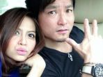 tiwi-eks-t2-dan-suaminya-shogo_20170316_102632.jpg