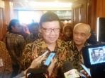 tjahjo-kumolo-batik_20160531_115136.jpg