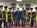 tki-di-seoul-mendapat-gelar-sarjana-dari-universitas-terbuka-cabang-seoul_20161003_144023.jpg<pf>tki-di-seoul-mendapat-gelar-sarjana-dari-universitas-terbuka-cabang-seoul_20161003_144522.jpg<pf>tki-di-seoul-mendapat-gelar-sarjana-dari-universitas-terbuka-cabang-seoul_20161003_145052.jpg