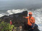 tkp-dua-warga-terseret-ombak-di-tanah-lot.jpg