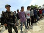 tni-al-gagalkan-pengiriman-tki-ilegal-di-batam_20161209_001916.jpg