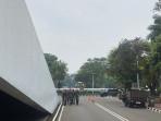 Melihat Kegiatan Prajurit TNI-Polri di Gedung DPR, Isi Waktu Luang dengan Olahraga saat Tak Berjaga