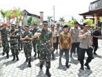 tni-polri-dipercaya-rakyat-menjaga-pertahanan-dan-keamanan-bumi_20180427_112620.jpg