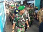 tni-polri-jelang-penggusuran_20160410_235006.jpg