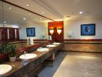 toilet-pria-hotel-borobudur_20170705_214625.jpg