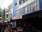 toko-baju-ria-medan-lagi-lagi-terbakar_20161012_093652.jpg