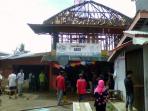 toko-bangunan-ludes-terbakar_20160528_134109.jpg