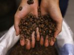 toko-kopi-tradisional-bertahan-di-masa-pandemi_20220104_181847.jpg
