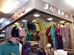 toko-penjual-busana-lebaran_20180526_145126.jpg