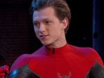 tom-holland-resmi-pamerkan-kostum-baru-spider-man-far-from-home_20181019_150321.jpg
