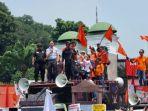 tom-lembong-saat-ikut-berorasi.jpg