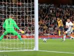 tomas-vacl-theo-walcott_20160929_075407.jpg