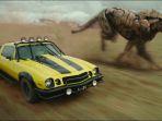 tongayi-chirisa-dan-anthony-ramos-di-film-transformers-rise-of-the-beasts.jpg