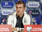 toni-kroos-jermanjumpers_20160904_185219.jpg