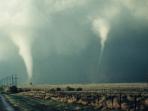 tornado-badai_20141224_090724.jpg