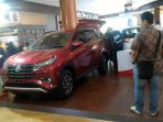 toyota-all-new-rush-mulai-dipajang_20180108_130907.jpg