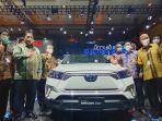 toyota-kijang-innova-concept-ev-saat-dipamerkan-di-iims.jpg