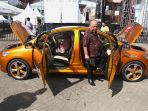 toyota-vios-bermuka-dua-jadi-daya-tarik-pengunjung-di-iims-2018_20180427_153258.jpg