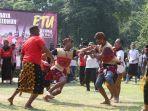 tradisi-budaya-leluhur-etu-atau-tinju-tradisional.jpg