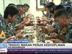 tradisi-makan-taruna-tni-al_20150604_222933.jpg