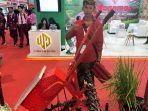 traktor-tenaga-surya-rakernas-pdip.jpg