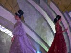 tren-busana-pengantin-2023-yang-cerah-dan-colorfull-dari-whulyan_20221003_165526.jpg