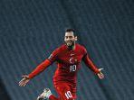 trequartista-andalan-ac-milan-hakan-calhanoglu-bersama-timnas-turki.jpg