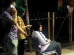 tri-rismaharini-pakai-kursi-roda-pantau-jalan-ambles.jpg