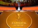 trofi-liga-europa_20171212_002507.jpg