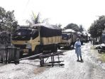 truk-batu-bara-milik-pt-mifa-bersaudara_20180830_104632.jpg