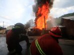 truk-bbm-terbakar-hanguskan-8-rumah-di-lampung_20170115_230644.jpg