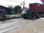 truk-bertonase-besar-di-kawasan-legok.jpg