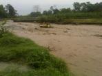 truk-disapu-lahar-kediri_20141222_195449.jpg