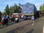 truk-gandeng_kecelakaan_20150116_082244.jpg