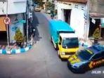 truk-tabrak-mobil-polisi-di-mojokerto.jpg