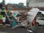 truk-tabrak-rumah-di-cirebon.jpg