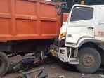 truk-tabrak-truk-di-bantargebang.jpg